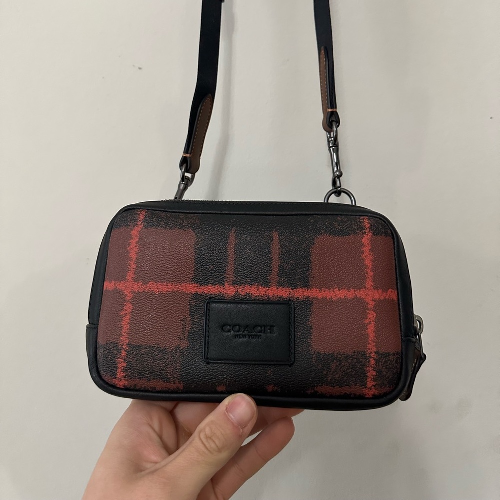 Coach Crossbody Men Bag. Never used. Perfect conditions.